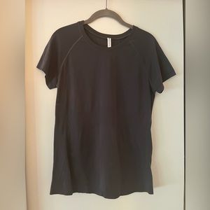 Athleta Momentum Seamless Tee -Dark Gray, Size Large